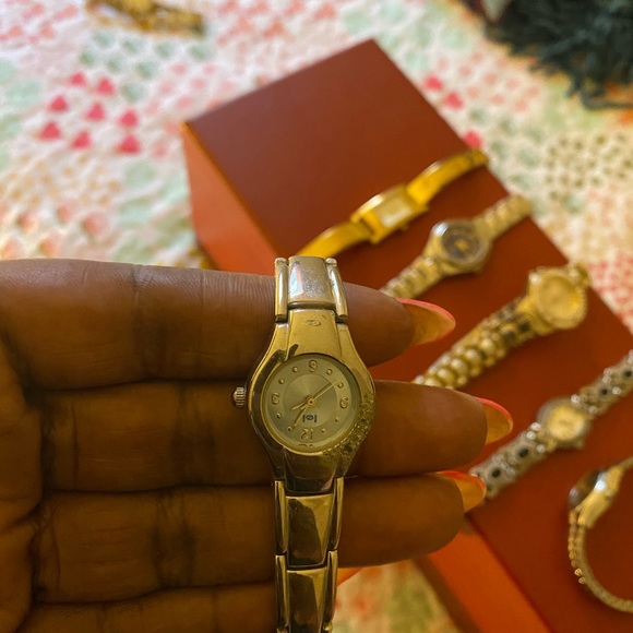 Watches - Picture 3 of 8